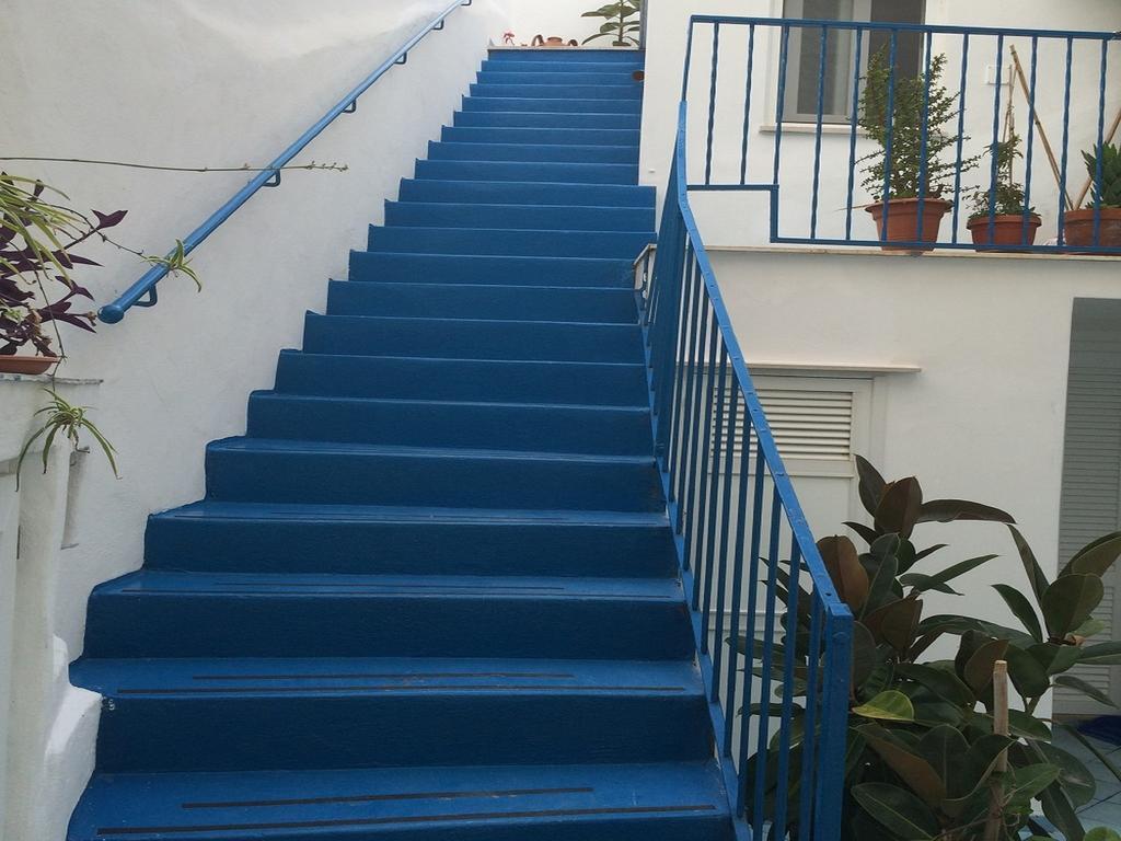 Scala Blu - Immobilevante Ponza Quarto foto